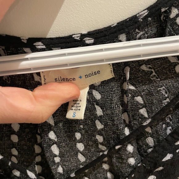 Silence + Noise Blouse - Picture 2 of 2